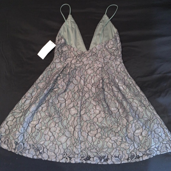 Tobi dress - Picture 3 of 4